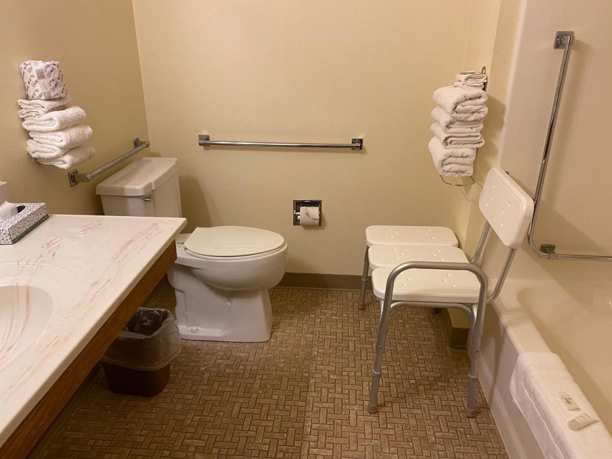 Amerivu Inn Prentice Экстерьер фото